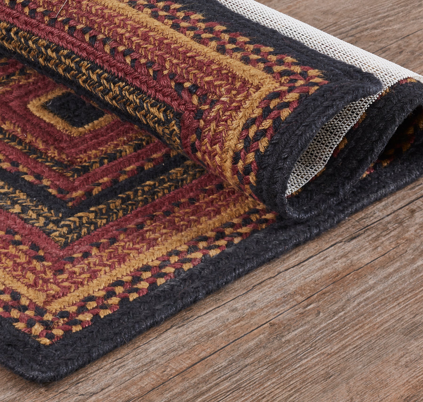 Heritage Farms Oval Braided Rug 27x48 - with Pad